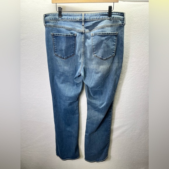 Old Navy Kicker Bootcut Mid Rise Jeans Womens 12 Blue Denim Stretch Faded 2124 - Picture 8 of 9